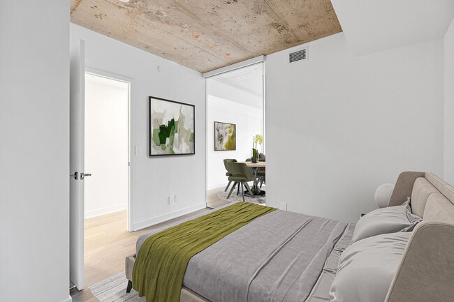 Photo du bâtiment - 2720 Dundas St W