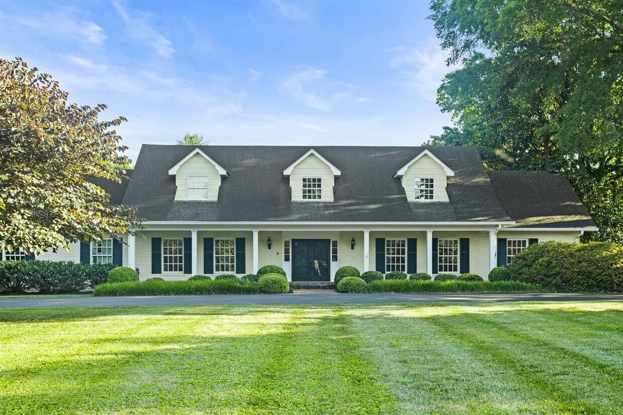 1435 Mt Ayr Cir, Bowling Green, KY 42103 House Rental in Bowling