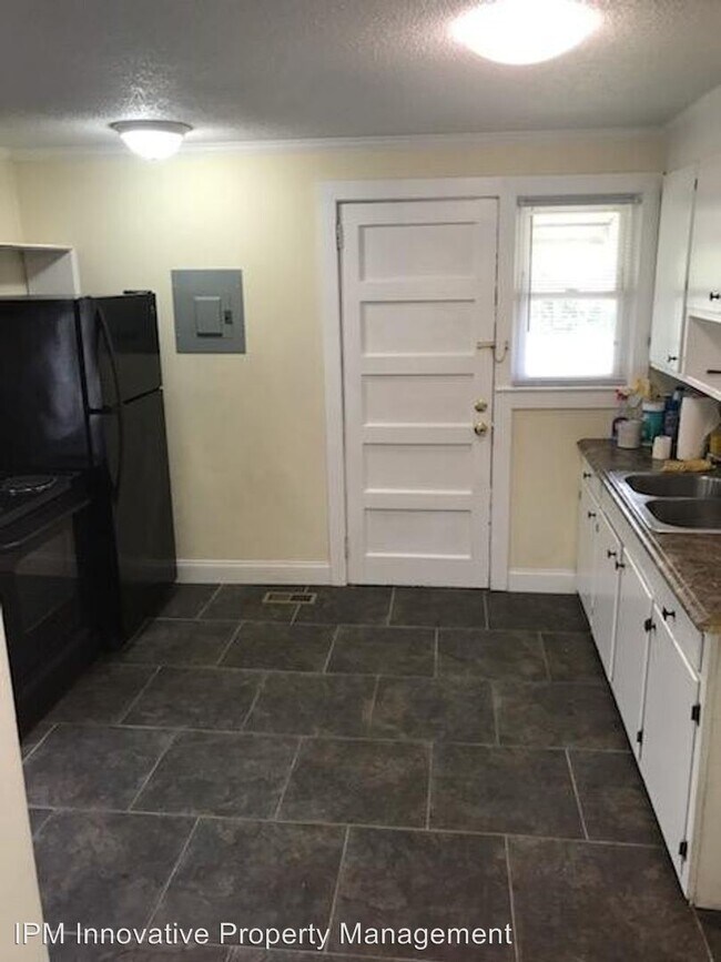Building Photo - 2 br, 1 bath House - 110 South Guerry Street