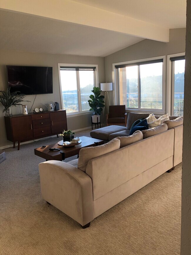 Foto del interior - 2625 13th Ave W