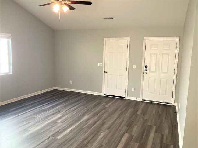 Building Photo - 3605 Dartford Dr