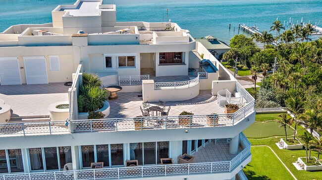 Foto del edificio - 19950 S Beach Rd