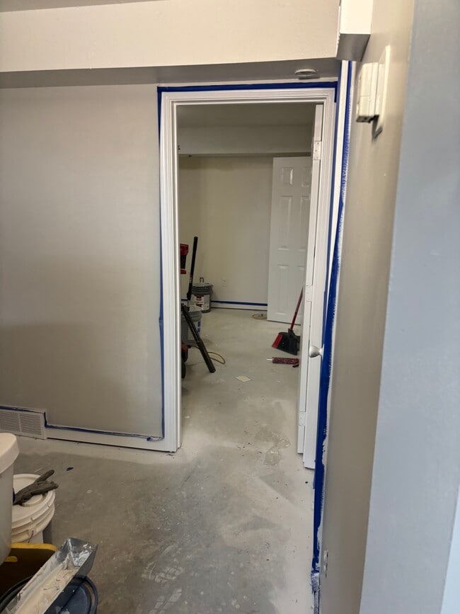 Building Photo - Bonner Springs Apartment Complex