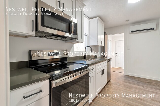 Building Photo - Great 1-bed Duplex in Salt Lake City $250 ...