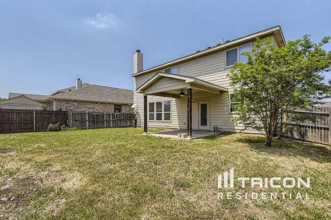 Foto del edificio - 421 Emerald Creek Dr