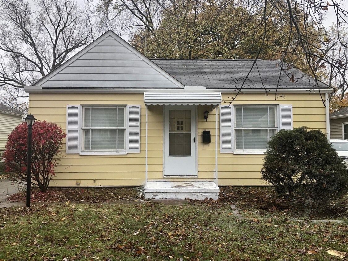 1296 Roslyn Ave, Akron, OH 44320 House Rental in Akron, OH