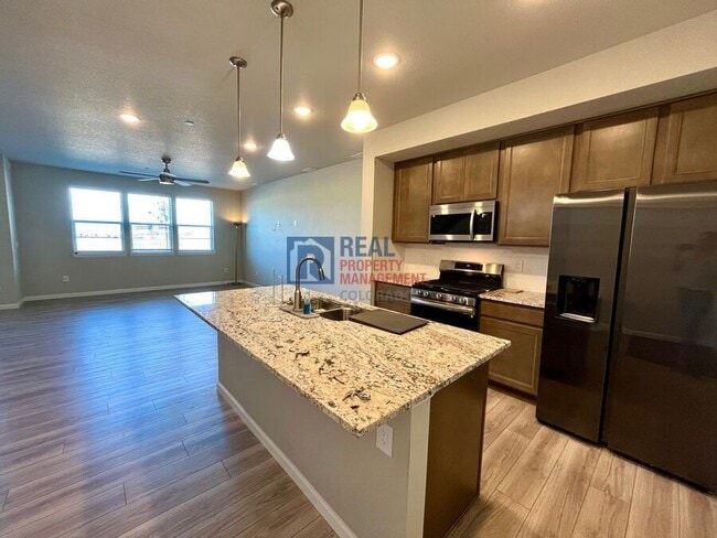 Building Photo - 1611 Spring Water Pt