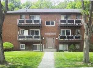 Building Photo - 19 Tanager Rd