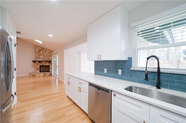 Foto del edificio - 2515 Berkett Dr