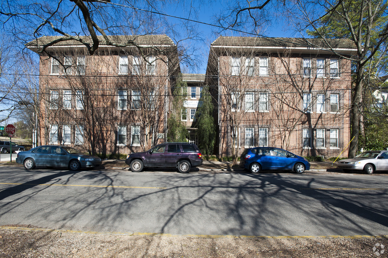 Foto del edificio - Cobb Lane Corners