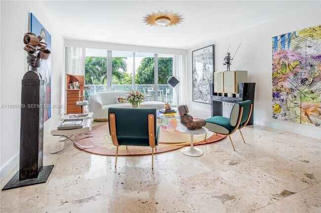 Foto del edificio - 2627 S Bayshore Dr