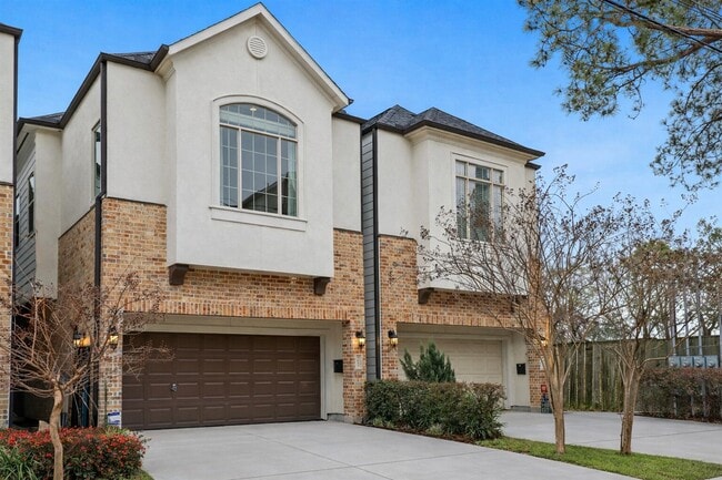 Building Photo - 3022 Maxroy St