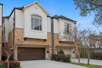 Building Photo - 3022 Maxroy St