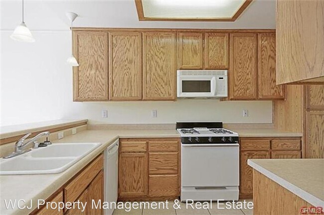 Building Photo - 3 br, 2 bath House - 921 Creston Rd. Unit D