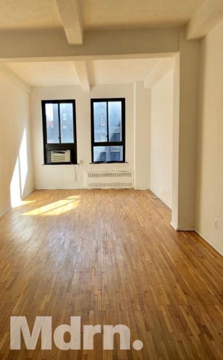Primary Photo - 11 E 22nd St
