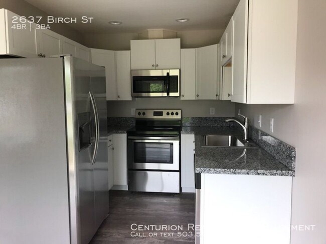 Building Photo - 2637 Birch St