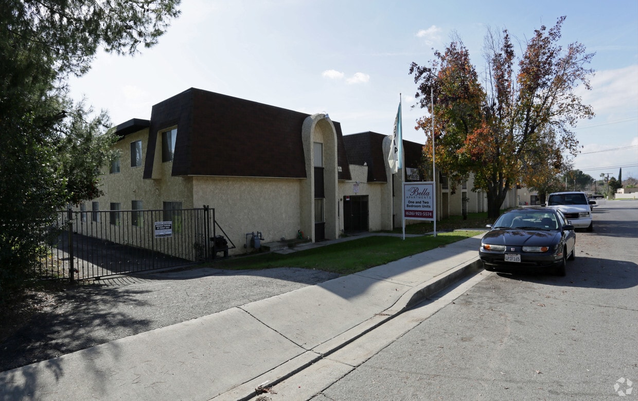 Primary Photo - Bell Apartments