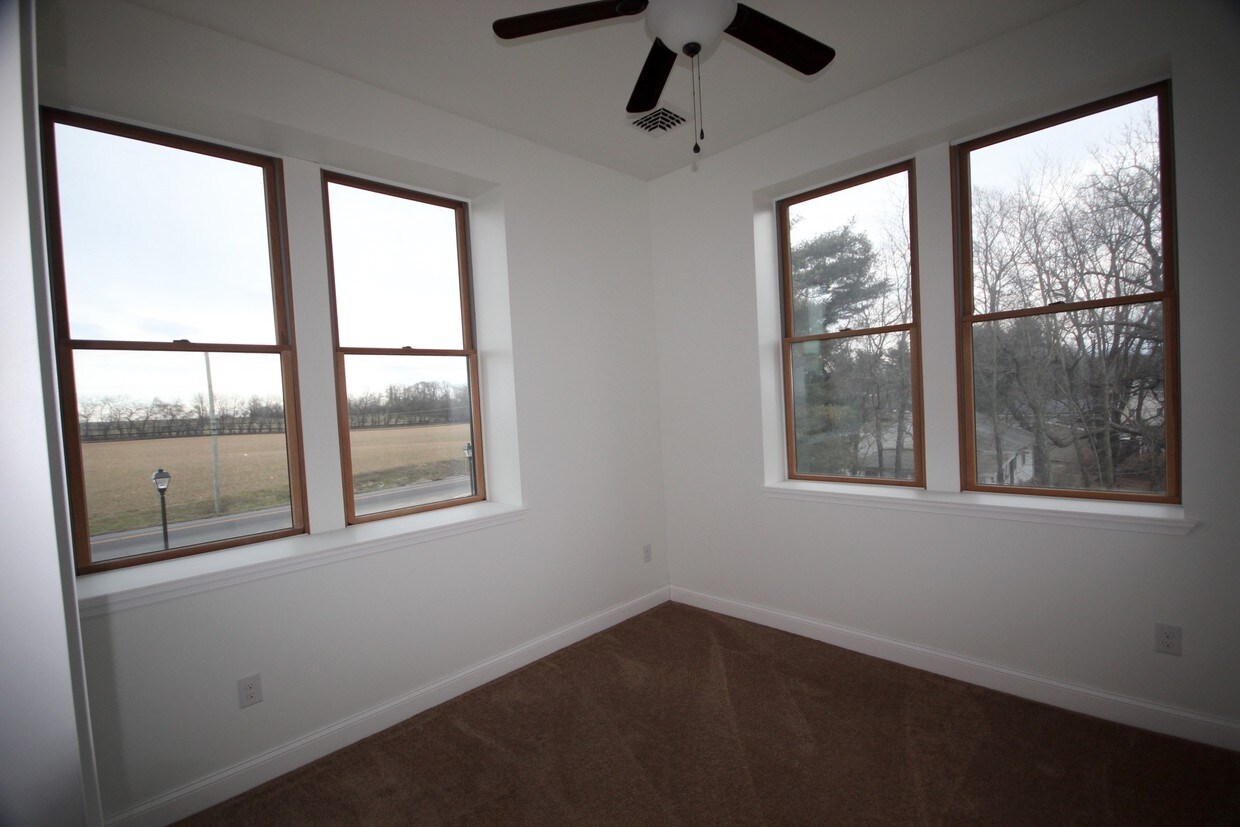 Bedroom - 55 S Main St