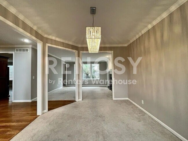 Foto del edificio - 15861 Linden St
