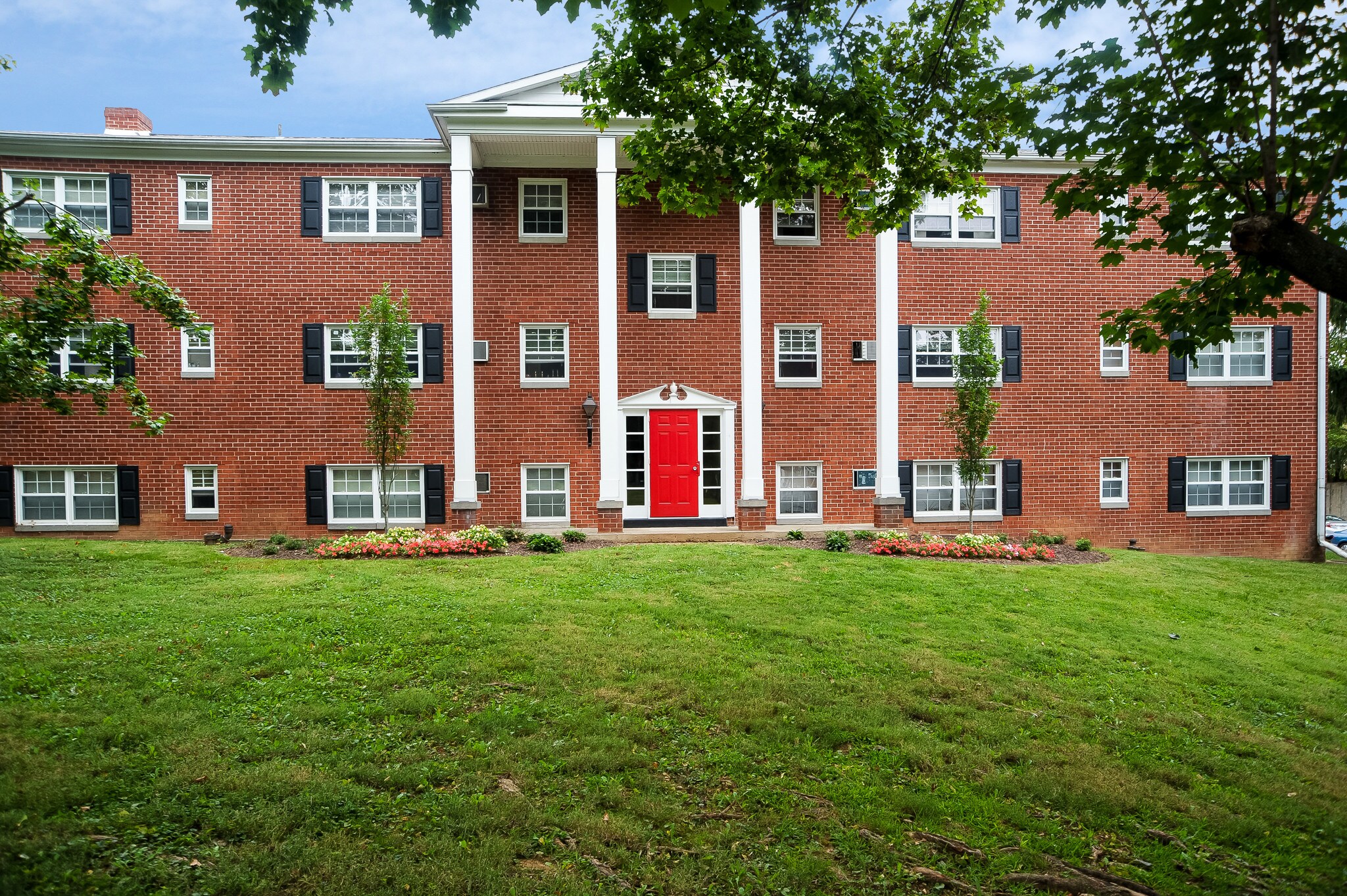 Society Hill Apartments photo 4