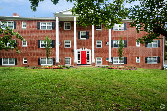 Community Exterior - Society Hill at Lehigh Park