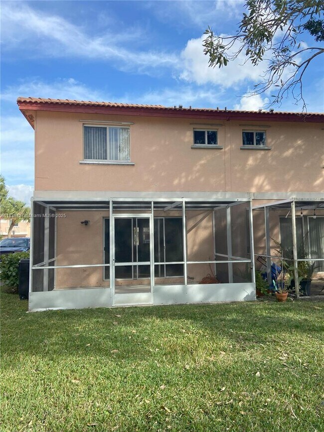 Foto del edificio - 762 NW 208th Terrace