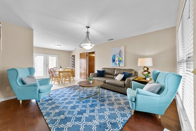 Foto del edificio - 2117 Freeland Way