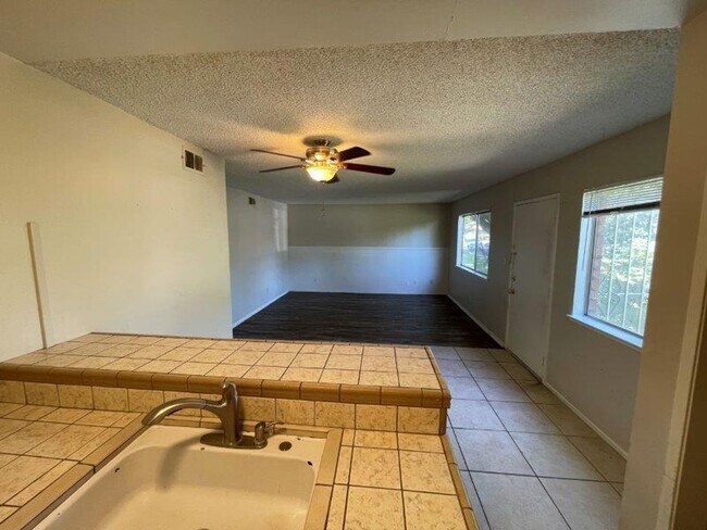 Foto del edificio - 9508 Emerald Park Dr