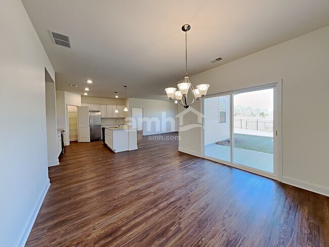 Foto del edificio - 7072 Creeksong Dr