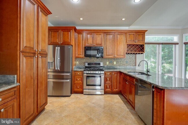 Foto del edificio - 21102 Raintree Ct