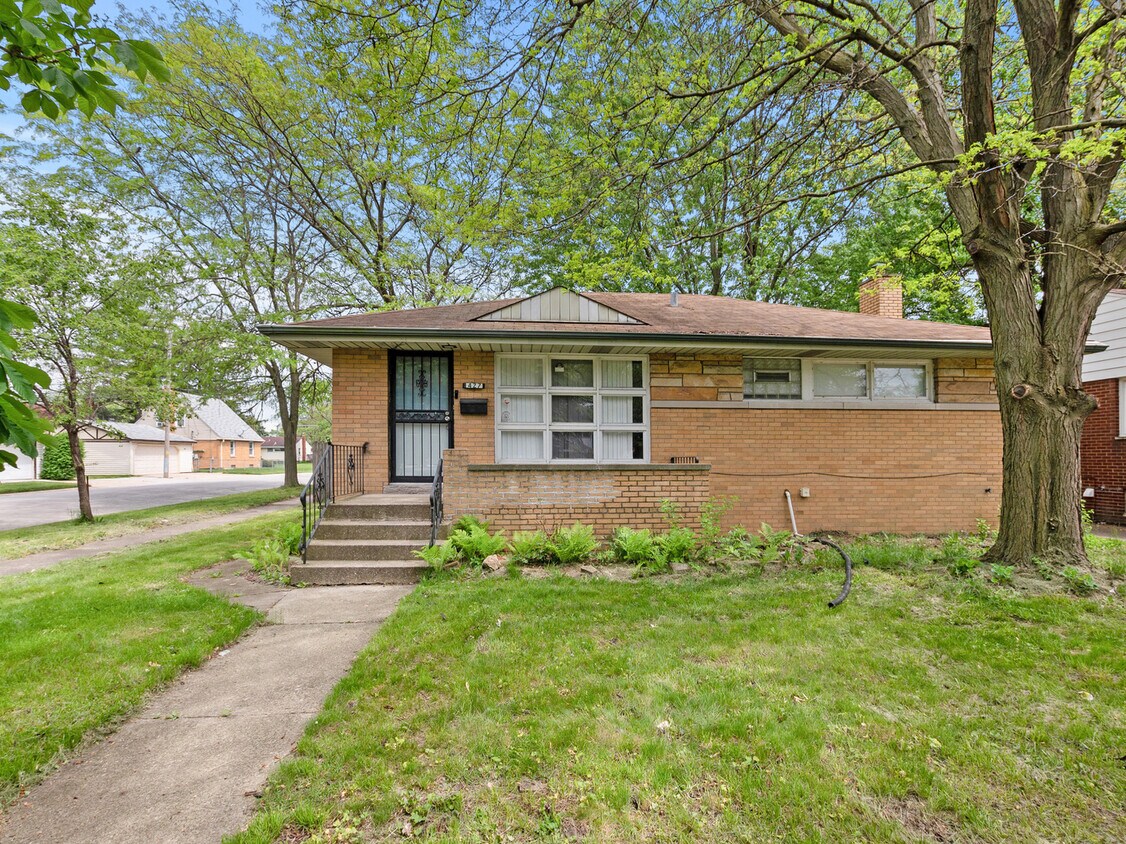 Primary Photo - 427 Clyde Ave