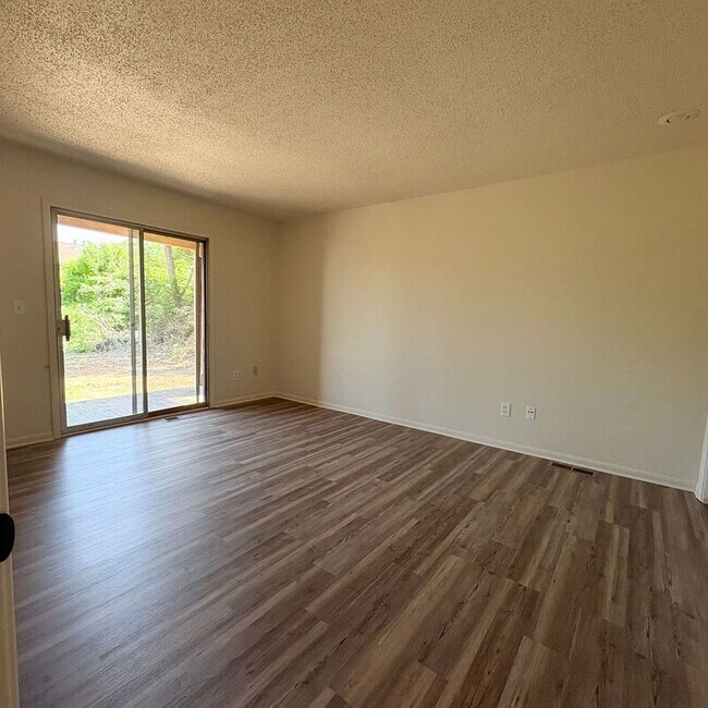 Foto del edificio - 3341 E 113 Terrace