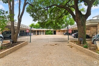 Building Photo - 2704 San Pedro St