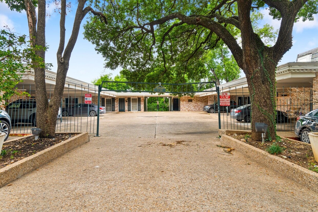 Primary Photo - San Pedro Square - West Campus / Shoal Cre...