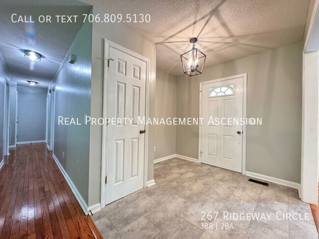 Building Photo - 267 Ridgeway Cir
