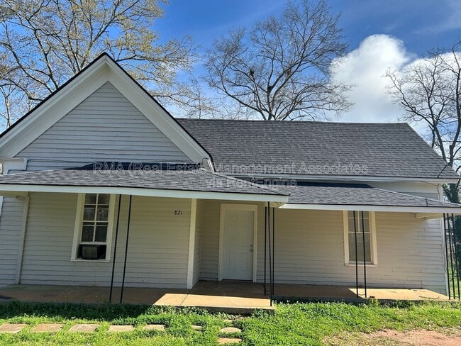 Foto del edificio - 821 Williams St