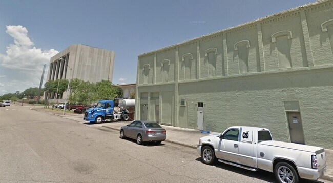 Foto del edificio - 210 Olive St