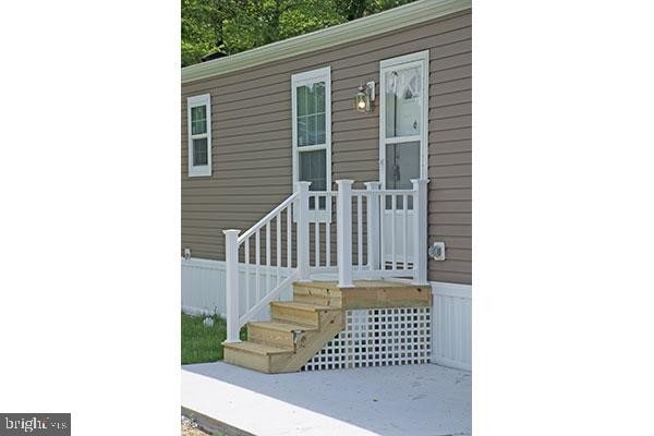 Building Photo - 16 Loxley Ln