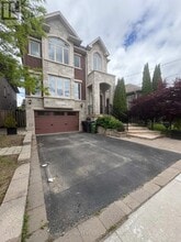 Building Photo - 1166 Glengrove Ave W