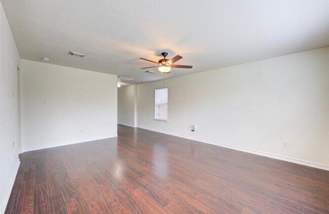 Foto del edificio - 15002 Sunset Bay Ct