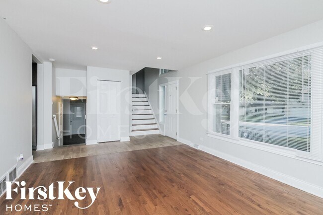 Foto del edificio - 1332 Jamie Ln