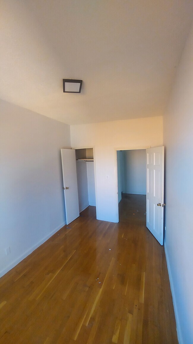 Foto del edificio - 349 New Lots Ave