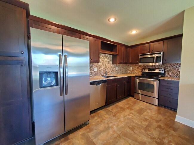 Building Photo - 12300 Fox Creek Dr