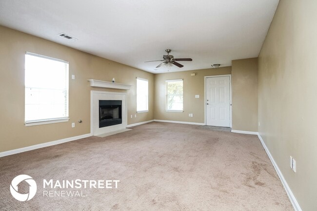 Foto del edificio - 7327 Fox Creek Dr