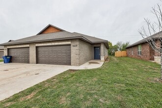 Building Photo - 1752 Eighty-Niner Ter