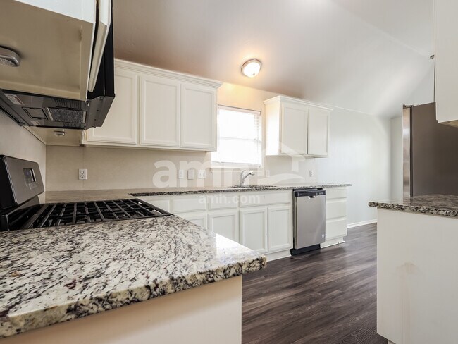 Foto del edificio - 1613 Brittany Ln