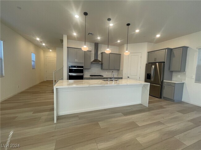 Building Photo - 1611 Rock Kestrel St
