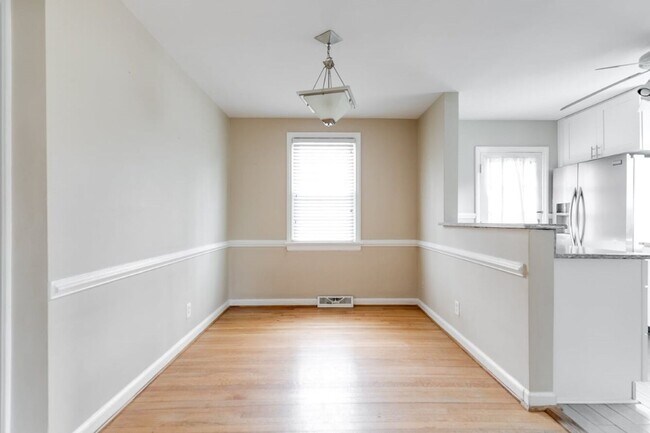 Foto del edificio - 6506 Stuart Ave