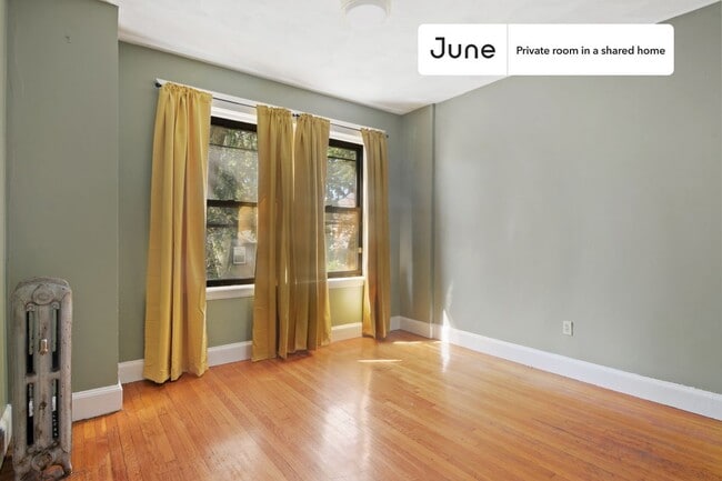 Foto del edificio - Room in Shared 4 bed/1 bath home
