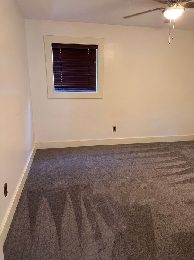 Building Photo - Charming 2 bedroom home in the heart of do...